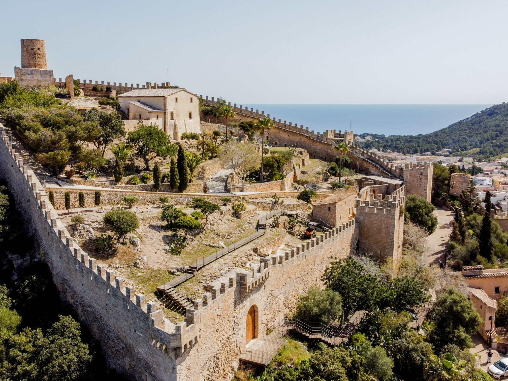 Castell de Capdepera na Majorce – przewodnik po zamku i okolicy