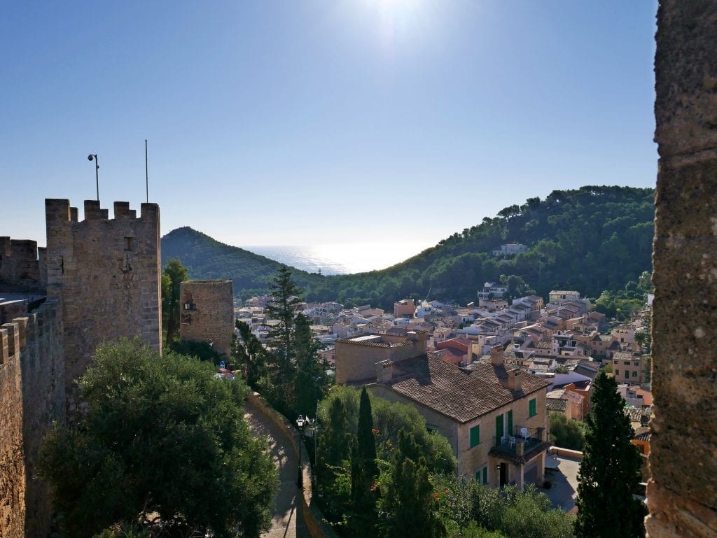 Castell de Capdepera – zamek w pięknym mieście na wschodzie Majorki.