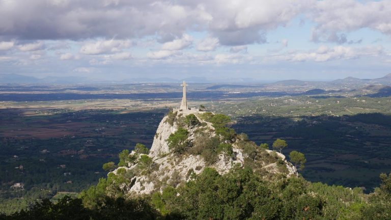 cruce santuari de sant salvador