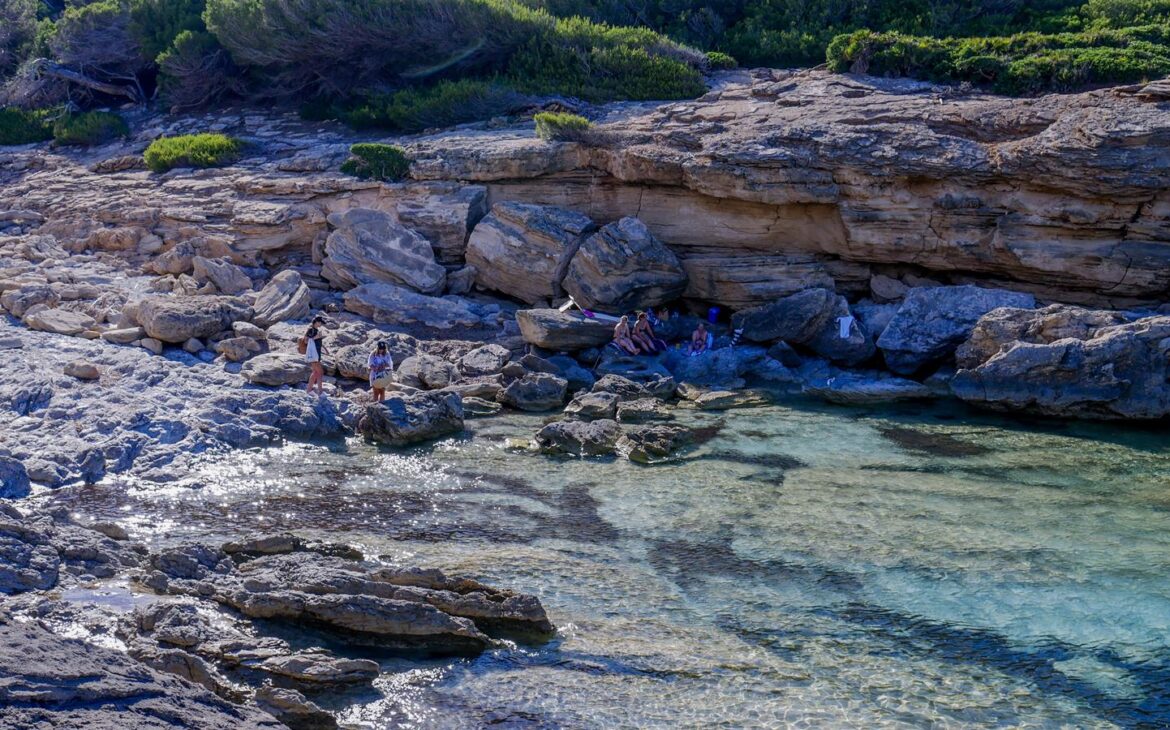 cala estreta