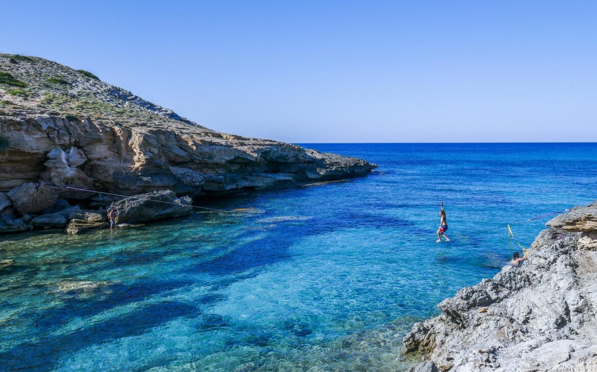 cala estreta