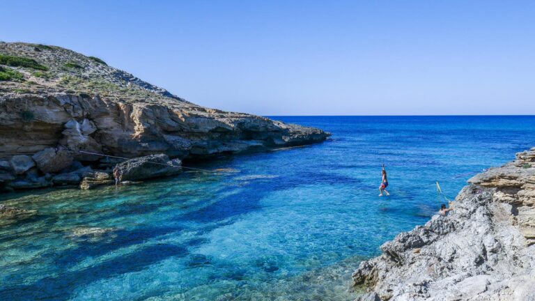 cala estreta