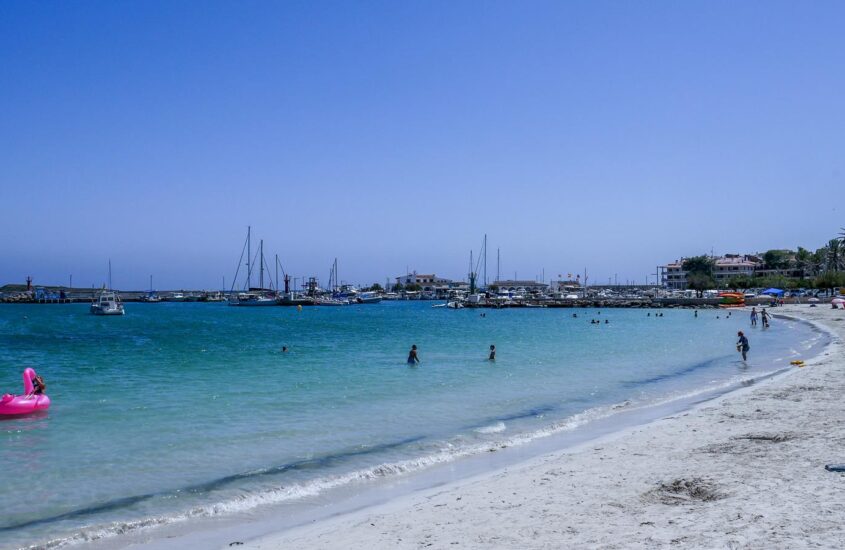 Platja d’es Port – dziewicze plaże na południu Majorki.