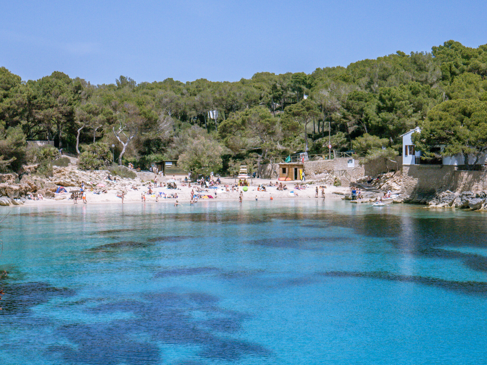 Najlepsze plaże na Majorce i godne polecenia zatoki na wyspie.