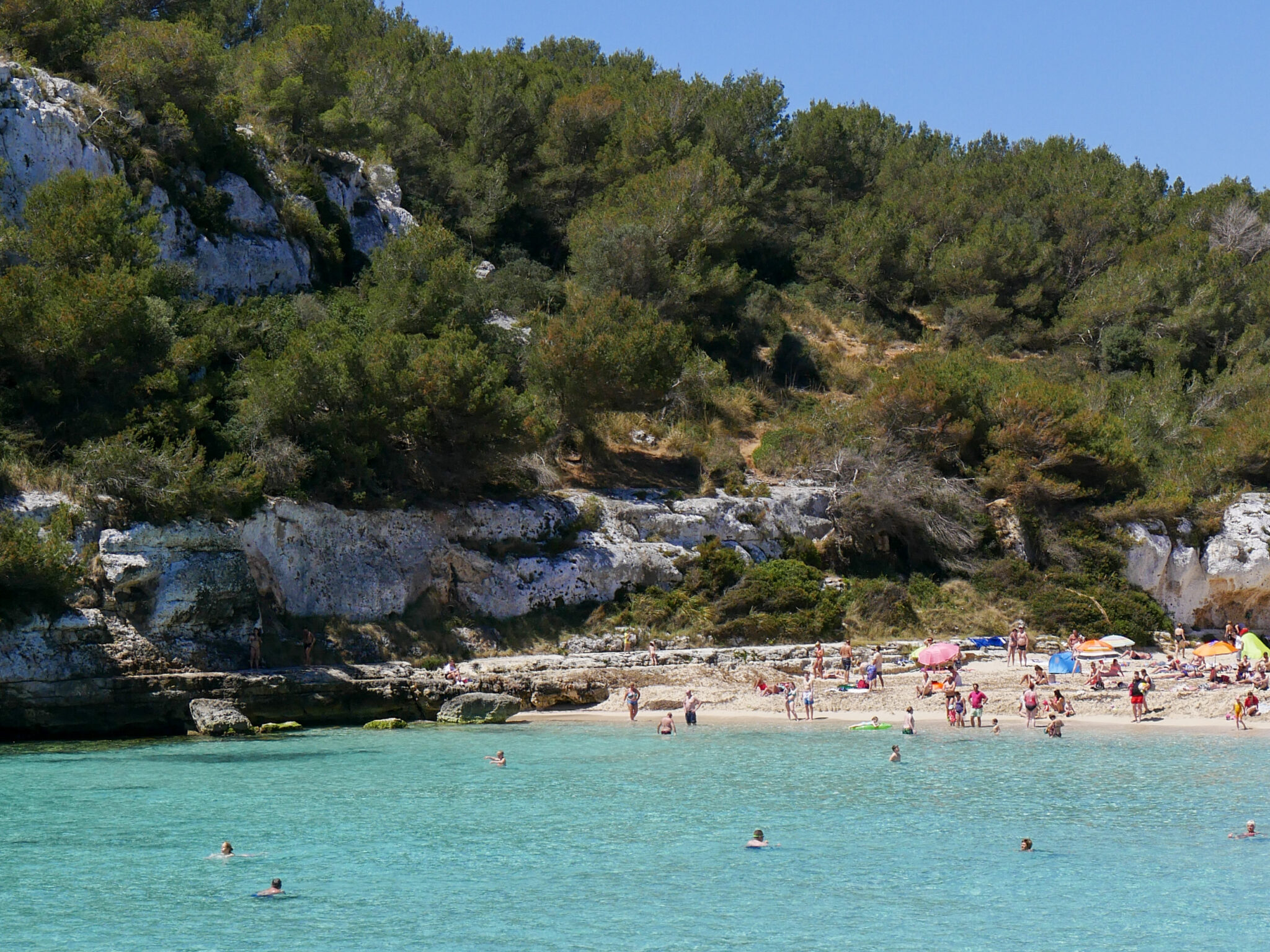 Cala Fonoll na Majorce: Kameralna Zatoczka w Port d’Andratx