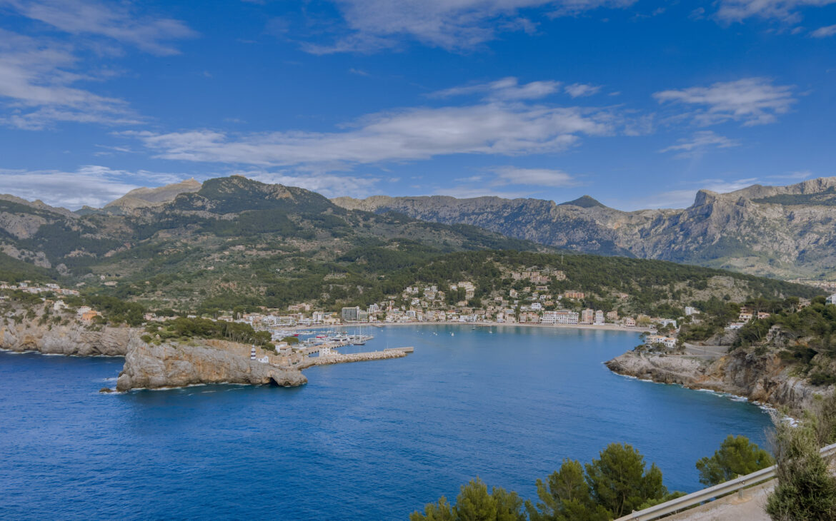 Far de Cap Gros – niesamowity widok na zatokę Port de Sóller